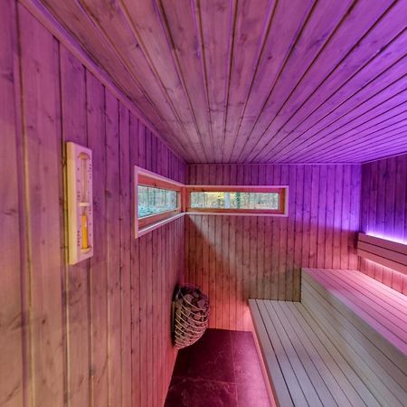 Lodge In Een Bosrijke Omgeving Met Hottub & Sauna Opt Rheezerveen Exteriér fotografie