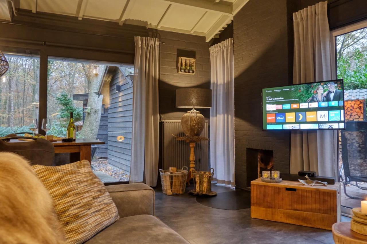 Lodge In Een Bosrijke Omgeving Met Hottub & Sauna Opt Rheezerveen Exteriér fotografie