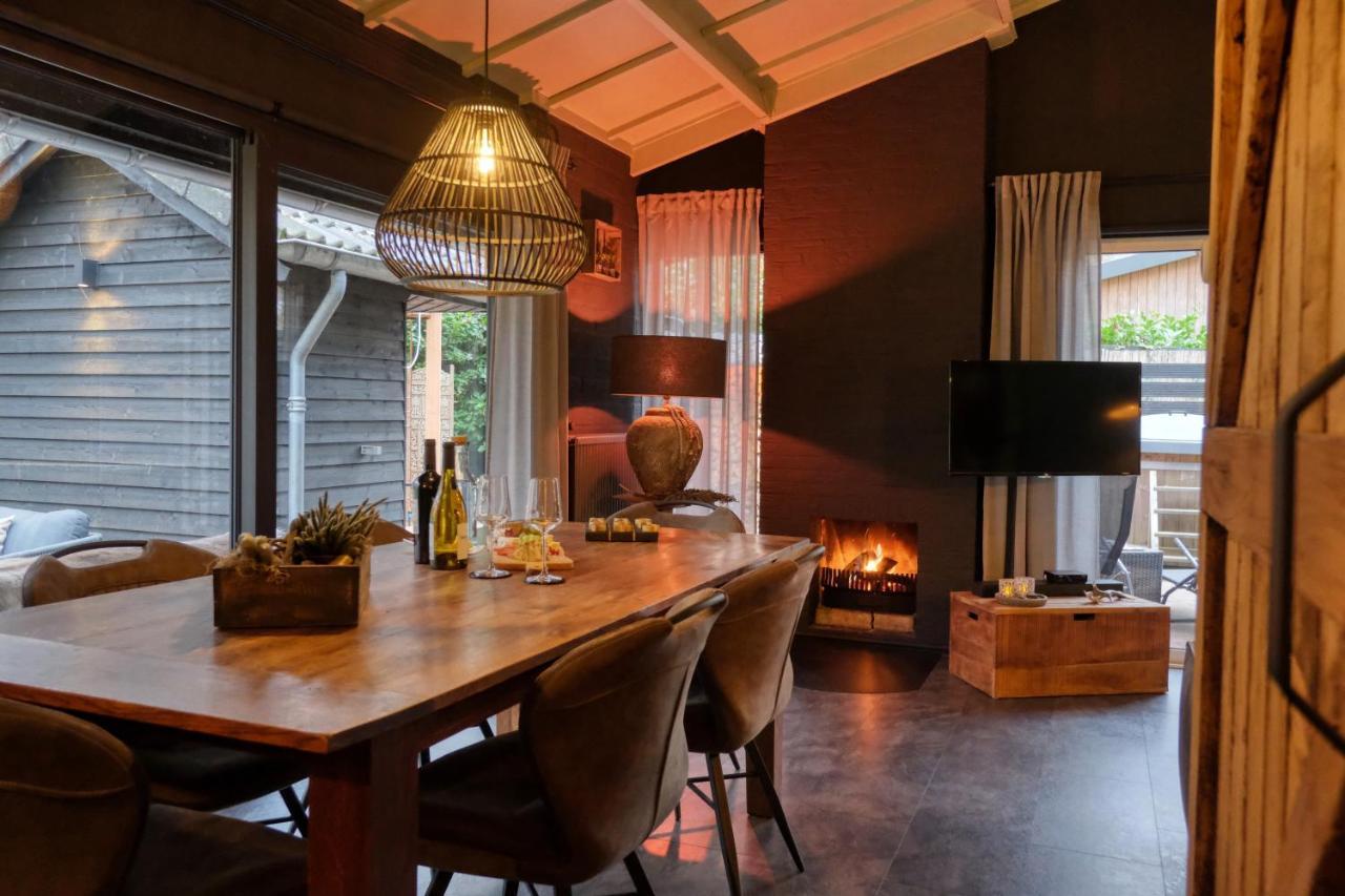 Lodge In Een Bosrijke Omgeving Met Hottub & Sauna Opt Rheezerveen Exteriér fotografie