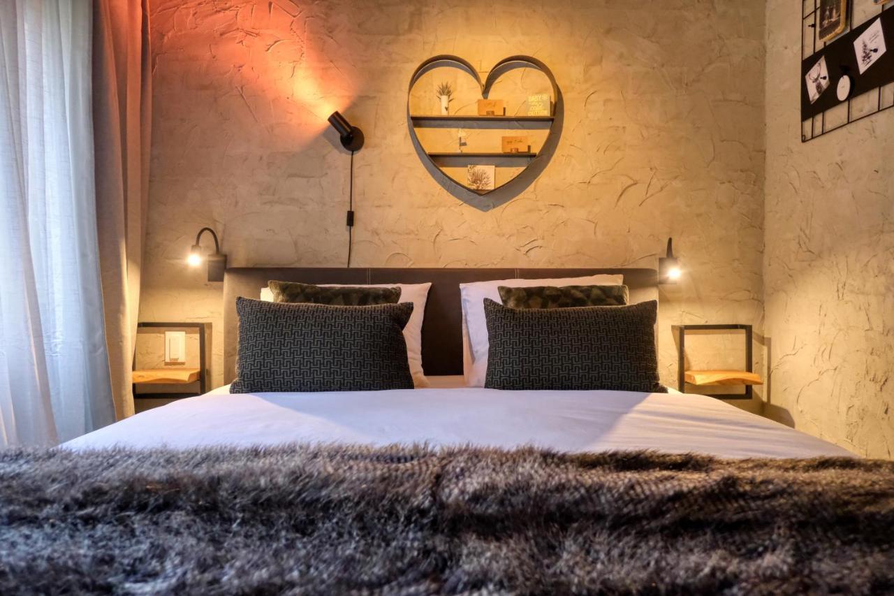 Lodge In Een Bosrijke Omgeving Met Hottub & Sauna Opt Rheezerveen Exteriér fotografie