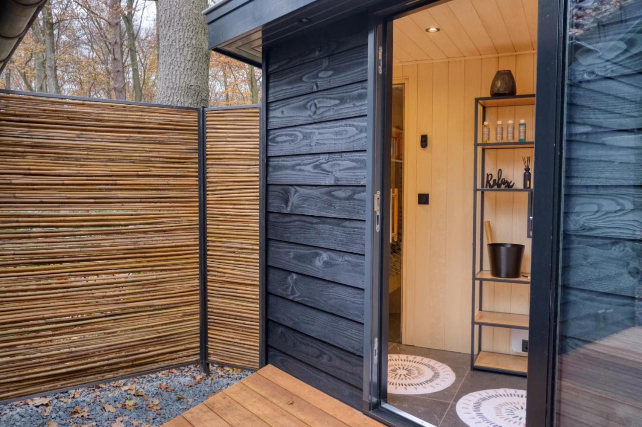 Lodge In Een Bosrijke Omgeving Met Hottub & Sauna Opt Rheezerveen Exteriér fotografie
